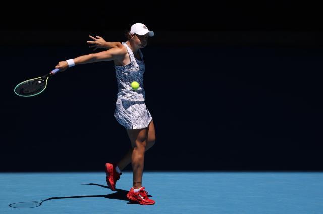 开云平台-澳网迎史上最“陌生”女单八强 谁将捧起达芙妮杯？