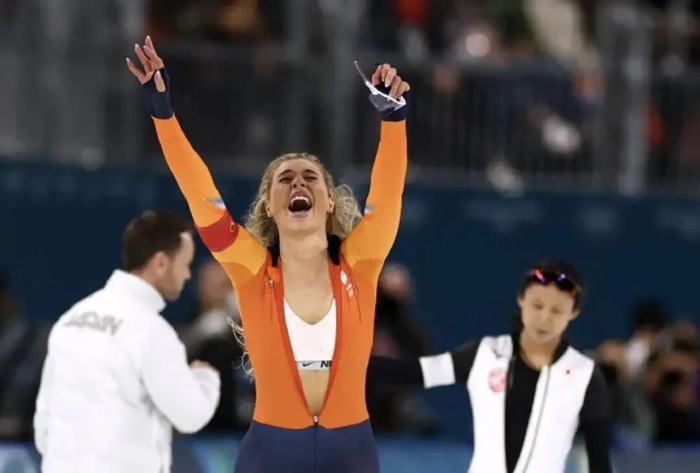 开云平台-耐克用一件内衣拿下全球热搜,“偷家”式营销赢麻了,FILA懵了|奥运|FILA(斐乐)|米兰冬奥会|nike|官方_新浪体育_新浪新闻