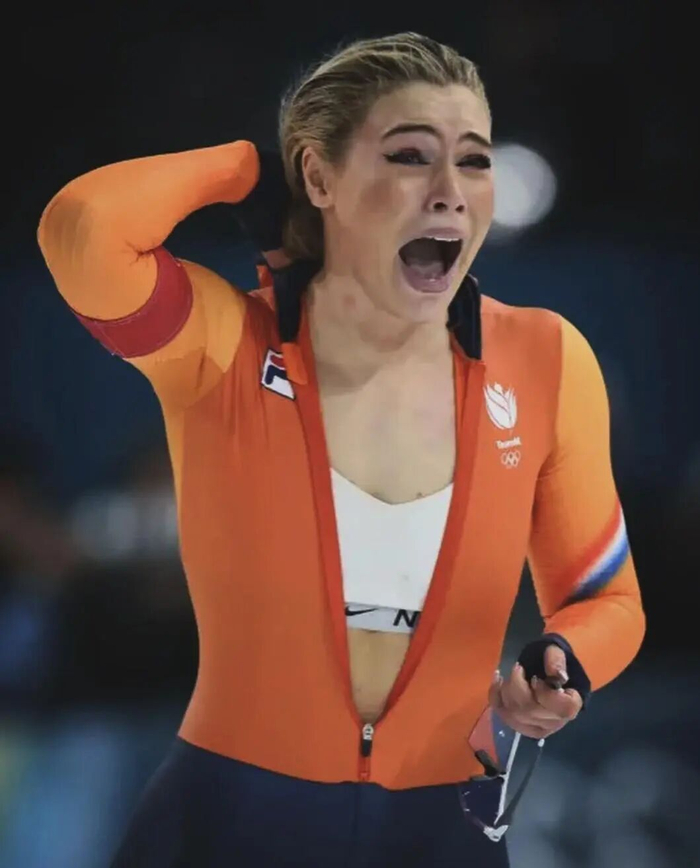 开云平台-耐克用一件内衣拿下全球热搜,“偷家”式营销赢麻了,FILA懵了|奥运|FILA(斐乐)|米兰冬奥会|nike|官方_新浪体育_新浪新闻