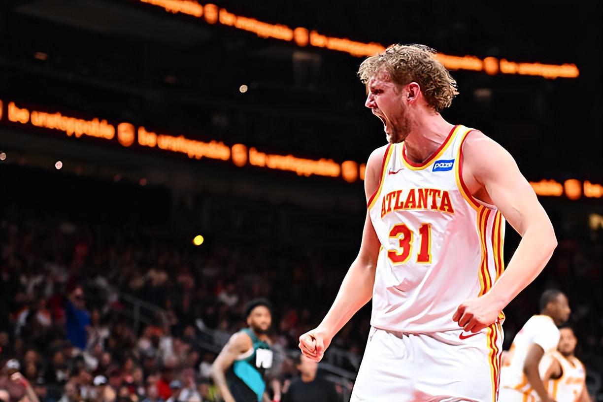 加盟老鹰后的表现依然出色,前火箭内线的个人能力真是被低估了?