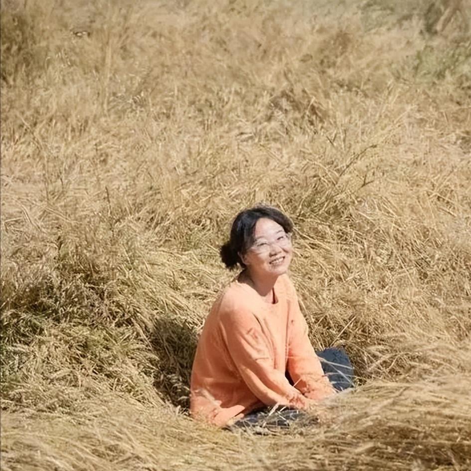 开云中国-45岁的李娟近况曝光,住15W的房子,不生孩子也不上班,选择隐居