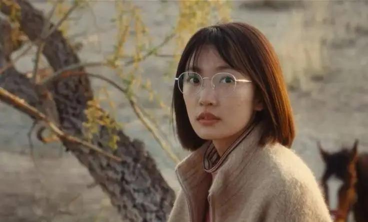 开云中国-45岁的李娟近况曝光,住15W的房子,不生孩子也不上班,选择隐居