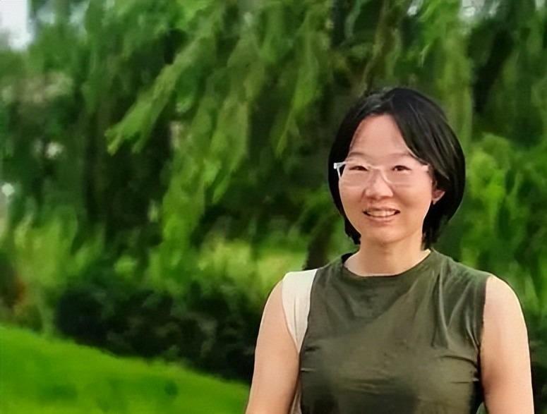 开云中国-45岁的李娟近况曝光,住15W的房子,不生孩子也不上班,选择隐居