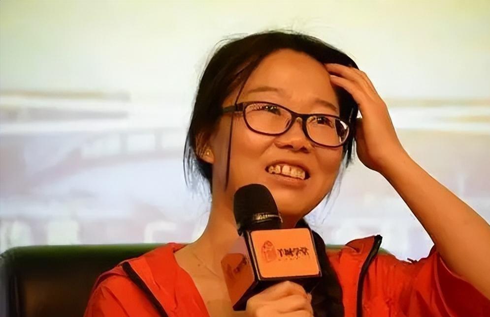 开云中国-45岁的李娟近况曝光,住15W的房子,不生孩子也不上班,选择隐居